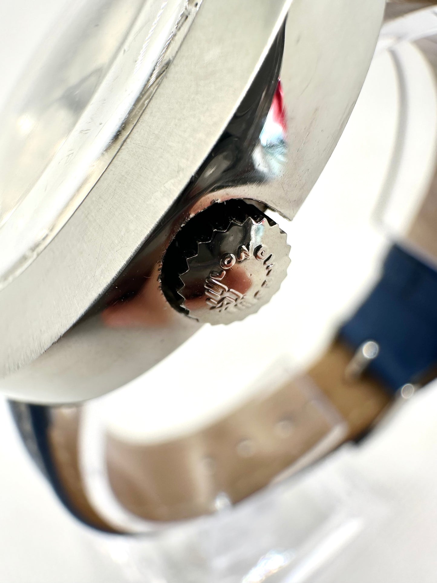 LONGINES ADMIRAL "FLYING SAUCER" (UFO)