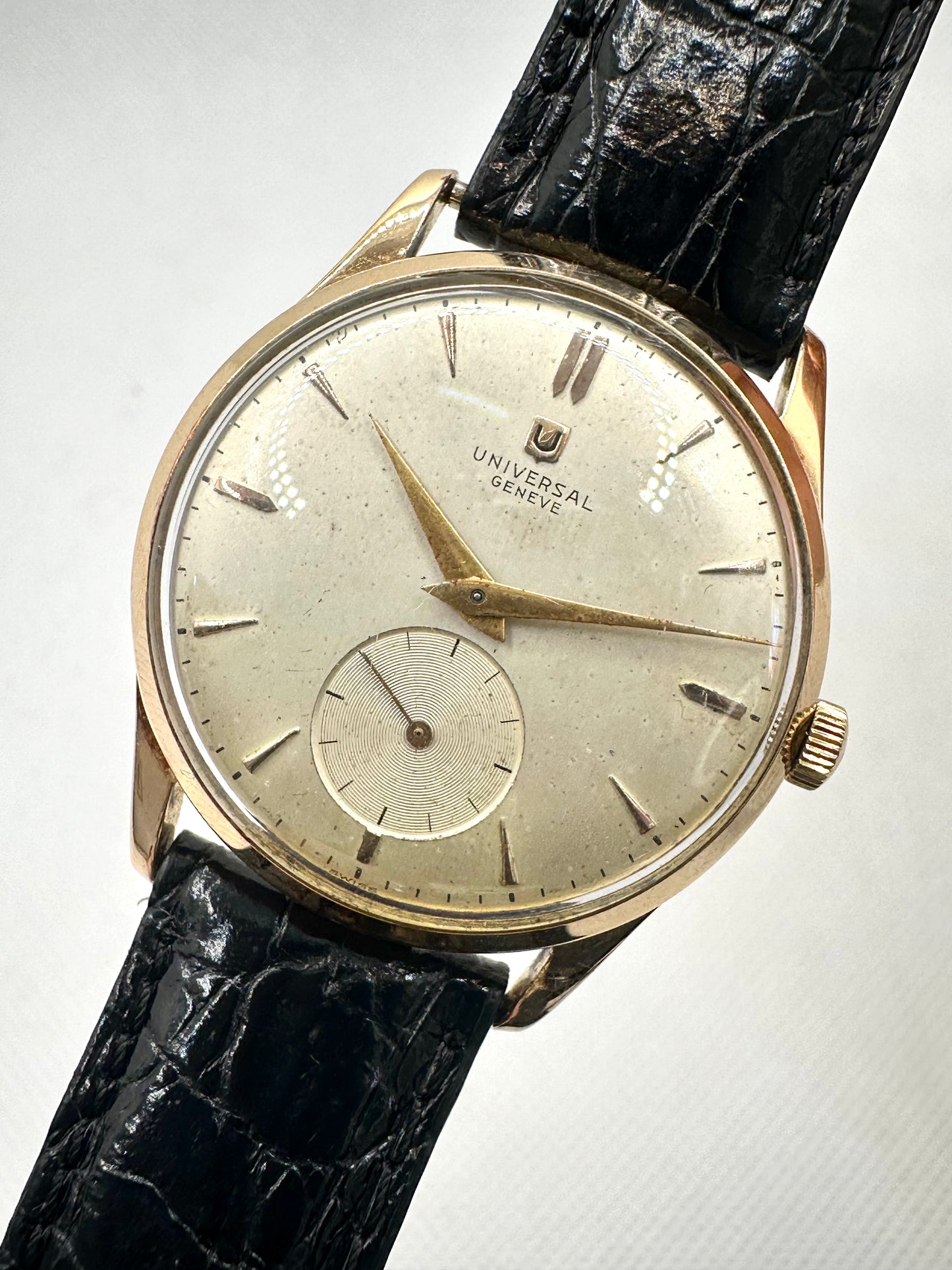 UNIVERSAL GENEVE C.M GOLD 18K