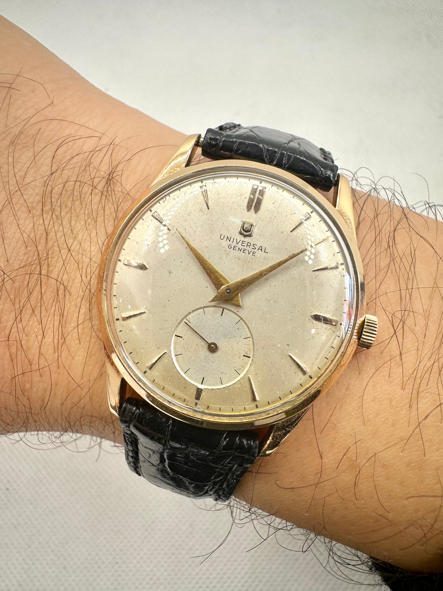 UNIVERSAL GENEVE C.M GOLD 18K