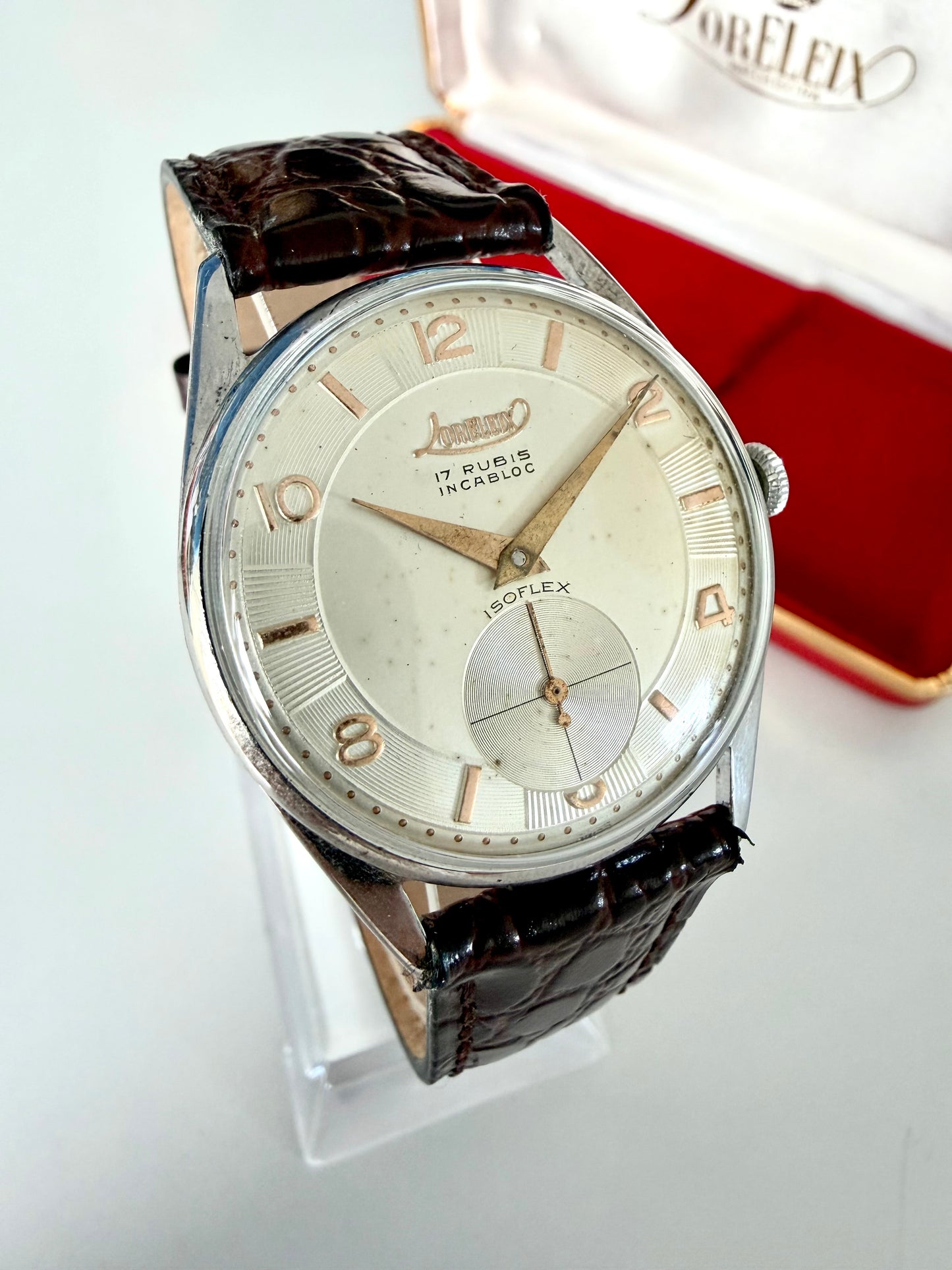 LORELEX ISOFLEX 17 RUBIS INCABLOC – SWISS VINTAGE DRESS WATCH