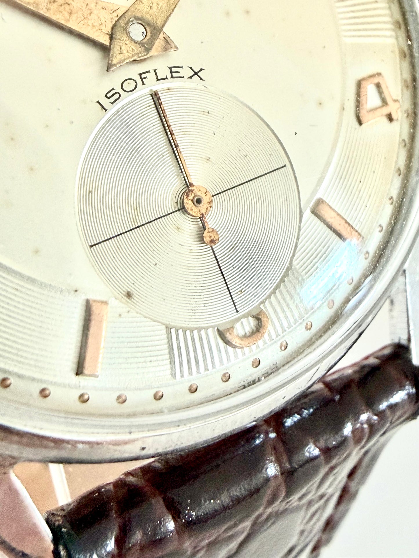 LORELEX ISOFLEX 17 RUBIS INCABLOC – SWISS VINTAGE DRESS WATCH