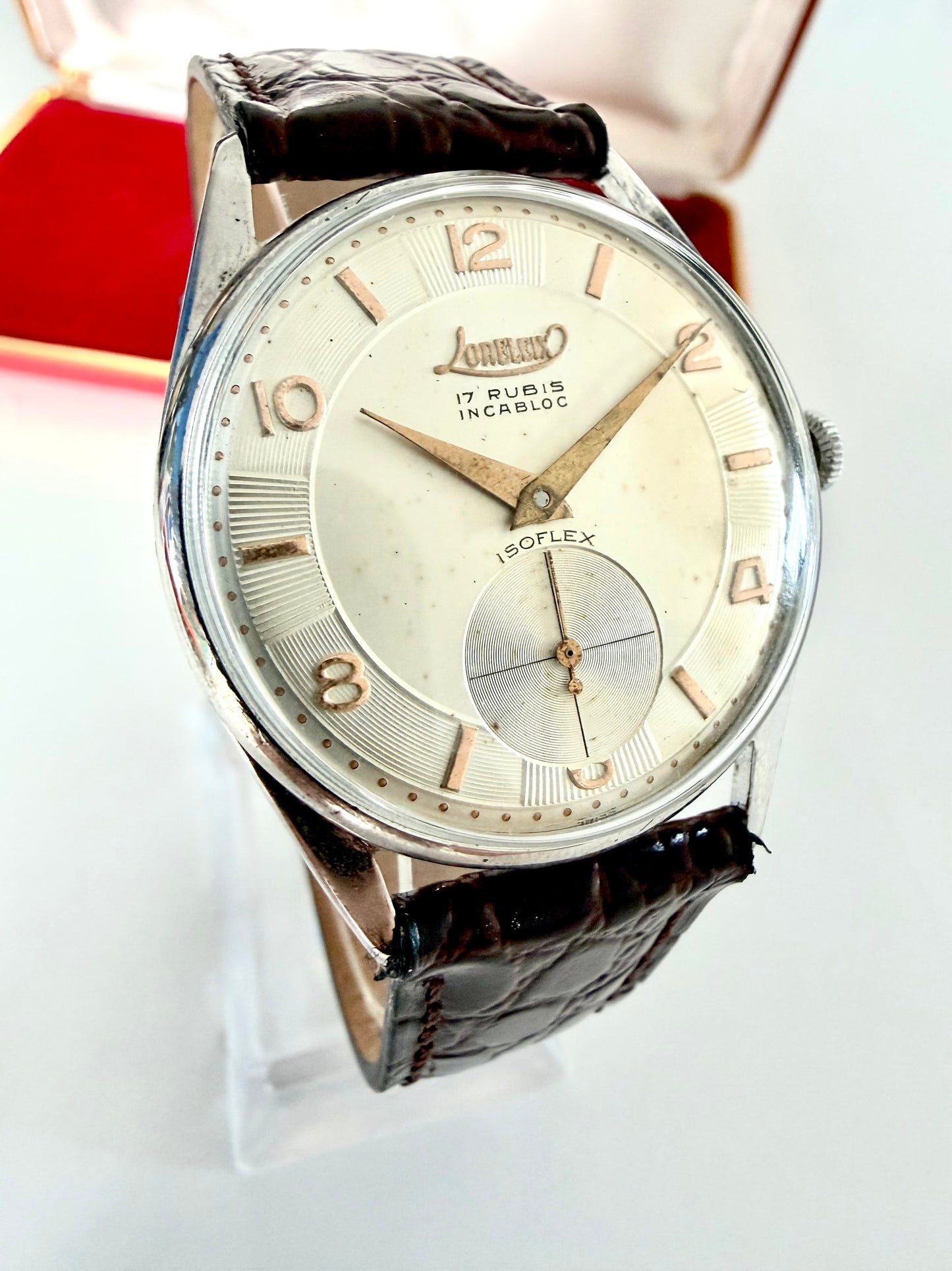 LORELEX ISOFLEX 17 RUBIS INCABLOC – SWISS VINTAGE DRESS WATCH