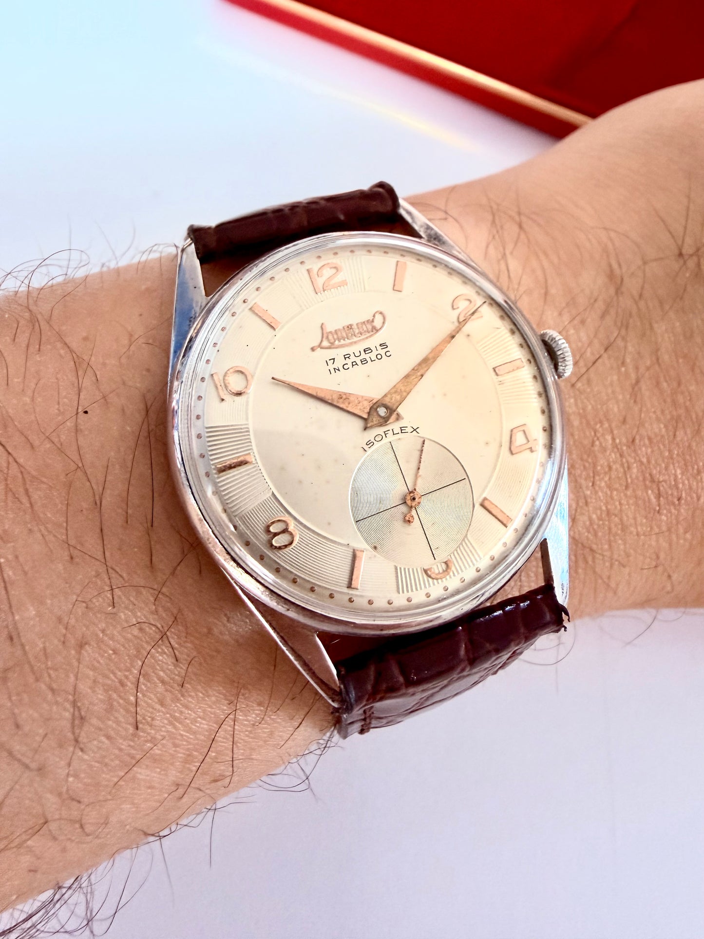 LORELEX ISOFLEX 17 RUBIS INCABLOC – SWISS VINTAGE DRESS WATCH