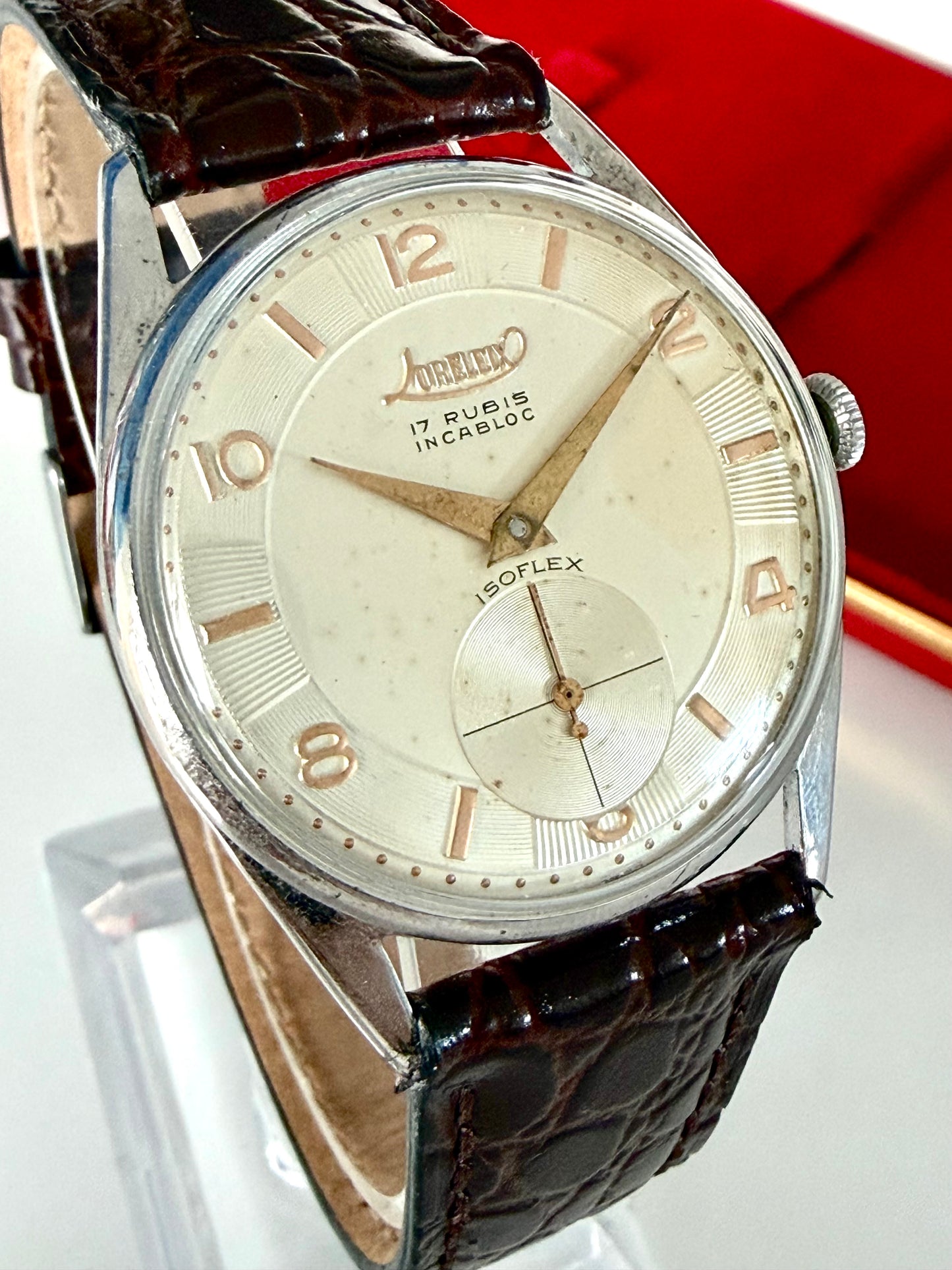 LORELEX ISOFLEX 17 RUBIS INCABLOC – SWISS VINTAGE DRESS WATCH