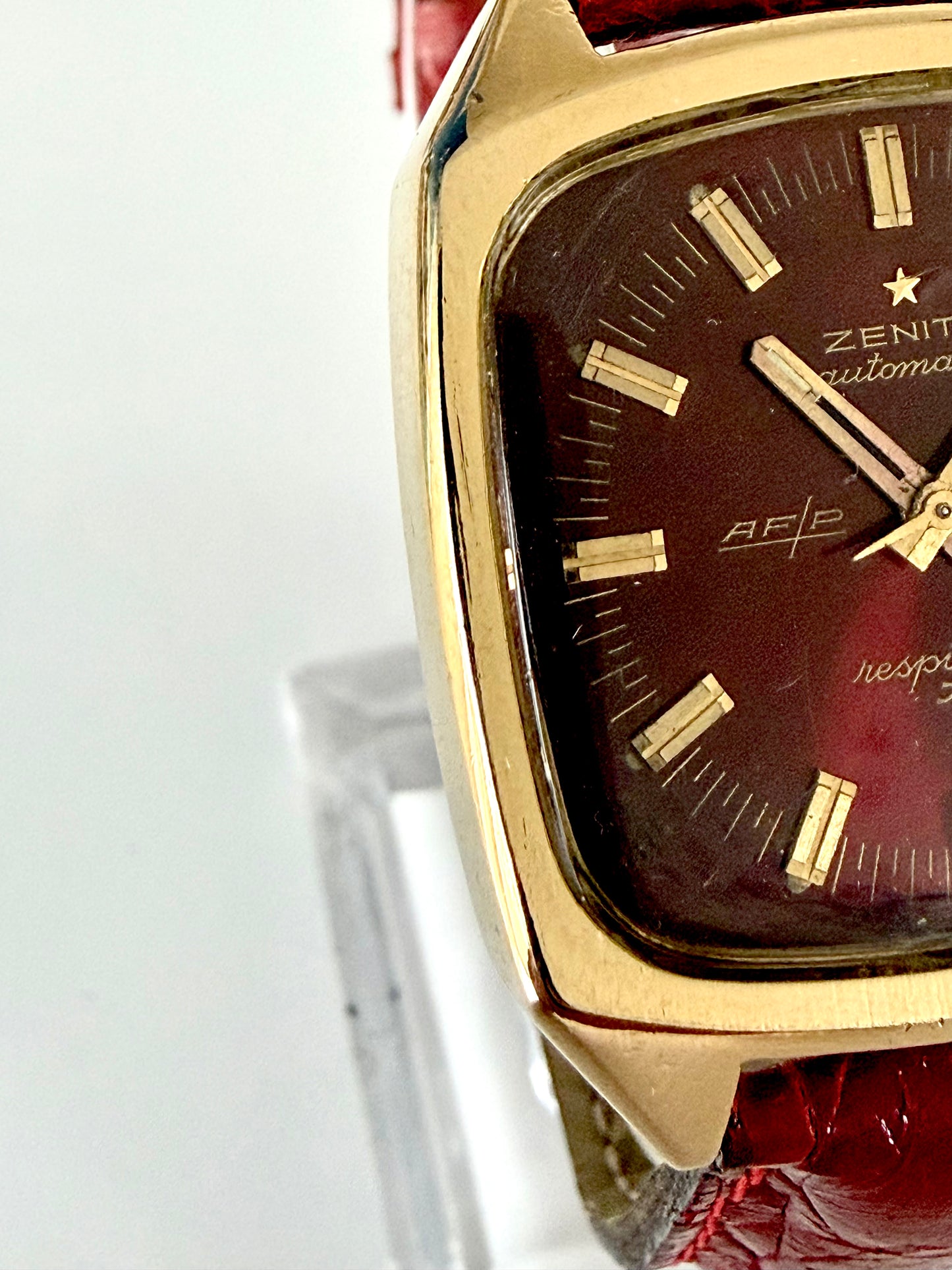 ZENITH RESPIRATOR X AF/P dial bordeaux very rare