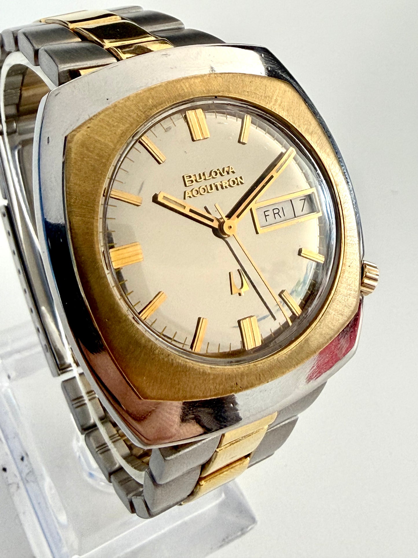 Bulova Accutron Cushion Two Tone Men's Tuning Fork Vintage 1973 Wristwatch 218