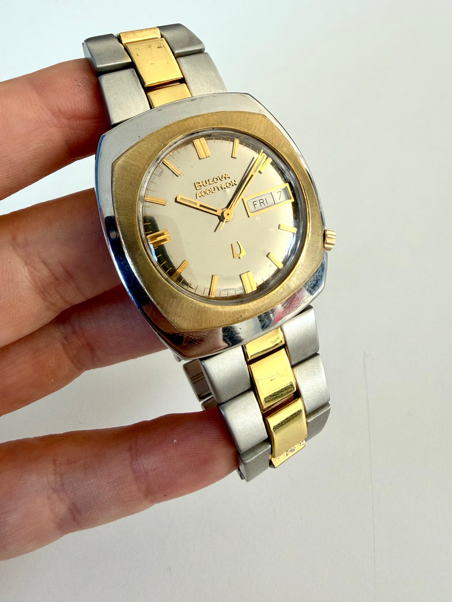 Bulova Accutron Cushion Two Tone Men's Tuning Fork Vintage 1973 Wristwatch 218