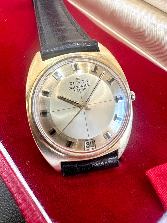 ZENITH 28800 AUTOMATIC Classic Tonneau Date yellow gold 18KT 1970's