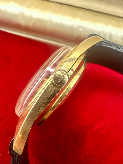 ZENITH 28800 AUTOMATIC Classic Tonneau Date yellow gold 18KT 1970's
